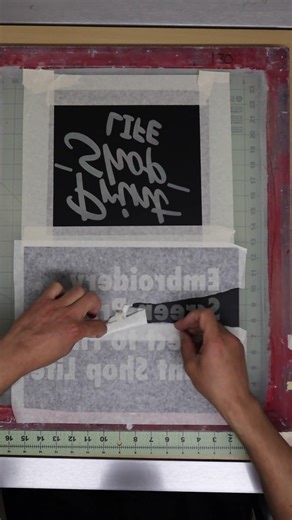 How to Screen Print Two Colors on a Tote Bag using Vinyl! #screenprinting #cricutcrafts #diy