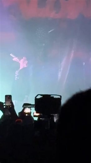 Tlow-X Live in Köln: Real Music Concert Experience