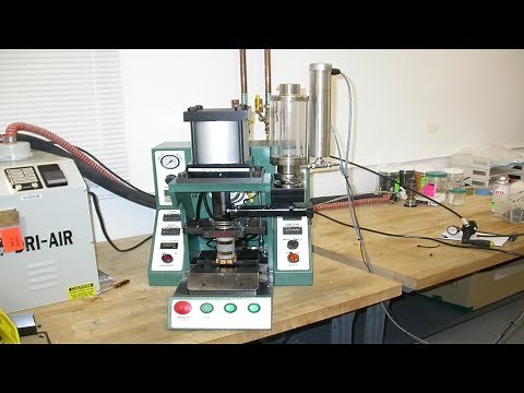 How to Use an Injection Molding Machine - The GS-5T Edition