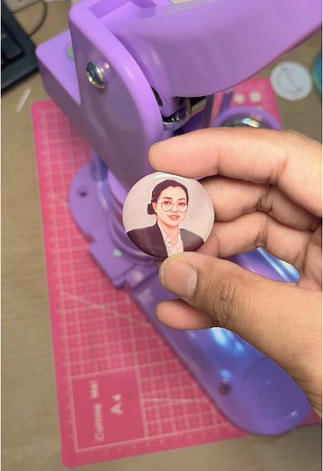 Customized button pin. #twinnysprintables #buttonpins #badgemaker #fyp #customized