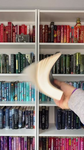 Floppy paperbacks just hit different 🥵 #books #booktok #reader #reading