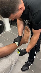 Cohesive Bandage is an essential in a therapists kit bag!🔥 | Sporttape