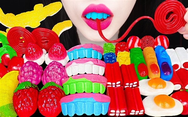 Jane ASMR FAKE TEETH EATING JELLY GUMMY