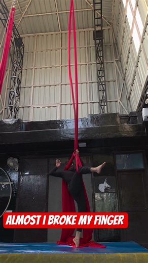 accident in aerial | Aerial silk advance elements #bollywood #song #music #indiandancer