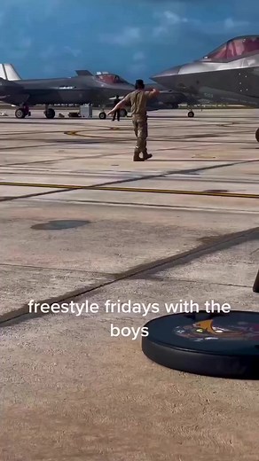 73K views · 7.4K reactions | How to Marshall an aircraft (advanced level)  : pmcwhirterr #airforcecrew #usaf #airforcestrong #flyfightwin #airforceaviation #militarylife #aviationcrew #airforcepilot #airforcewife #airforcespouse #airforcemom #airforcedad #airforcefamily #militarycrew #militaryaviation #airforcesupport #airforcetraining #airforcesquadron #airforcebase #usafreserve #usafveteran #airforcehistory #airforceculture #usairforce #airforcejobs | Air Supremacy | Facebook