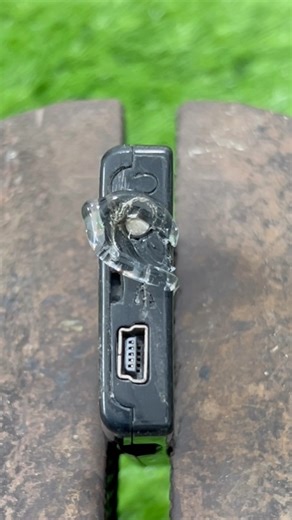 How to Clean IPod with Hot Glue #satisfying #cleaning #asmr #fyp #usa