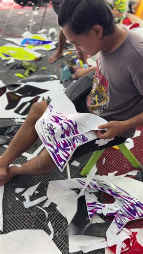 Decal tribal paket kombinasi,, Warna nya solid dan tajam,, Desain Simple dan mevvah,, Start dari 850k kakk Tenang aja ada garansi pemasangan nya #istanasticker #crf #stickercrf #fyppppppppppppppppppppppp #stickercrfputih