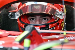 Sainz cobra Ferrari após problemas com pneus em Singapura: "Fazer a lição de casa"