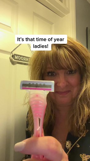 Jess Ryan Shaving Comedy Video