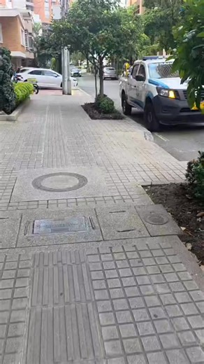 #Bucaramanga Ciudadana indignada con los señores de los Cepos, por qué se bajaron a comprar pan 🍞🥐🥐 ¿Usted que opina? | informativo.la cantaleta