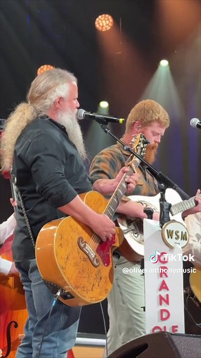 Jamey Johnson Performs 'In Color' Live at the Opry | Oliver Anthony