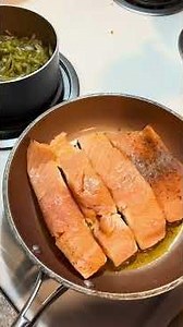 Pan seared blackened salmon paired with green beans and mashed potatoes 😘 #dinner #dinnerideas