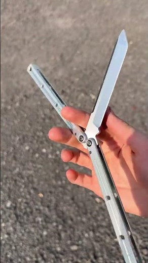Loose Balisong flipping (Balisong/butterfly knife tricks/flipping)