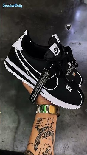 Nike Cortez "All Petals United" Black White🖤🖤 #nikecortez #cortez #nike #sneakers #sneakerdaily