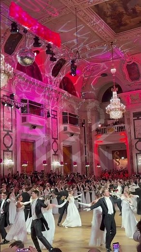 The Viennese Waltz Formation at the Juristenball Wien ✨💃🏻🕺🏻✨