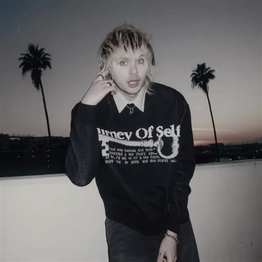 PSA!! When we said bring back 2016, we meant the aesthetics, not the crazy parasocial fans bro 😭… If you have ever tried to gain access to the boys — or any celebrites — personal information you are DISGUSTING and should be ashamed. Celebrities are humans too and deserve the same privacy as us. Thank yew- #michaelclifford #michaelcliffordedit #5sos #fyp #5secondsofsummer TAGS michael clifford , michael clifford edits , 5sos , 5 seconds of summer , 5sos edit , moodboard , aesthetic