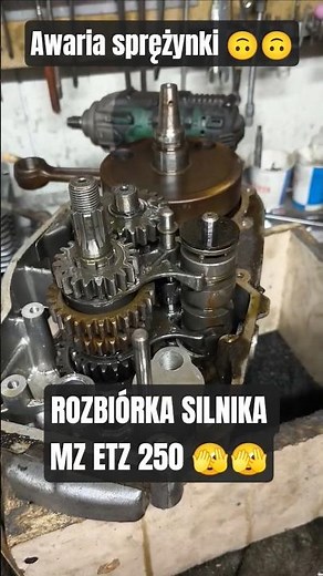 Breakdown.. do you want a disassembly episode of the MZ ETZ 250 engine?? 🤔🤔 #moto4fun #mz #etz250...