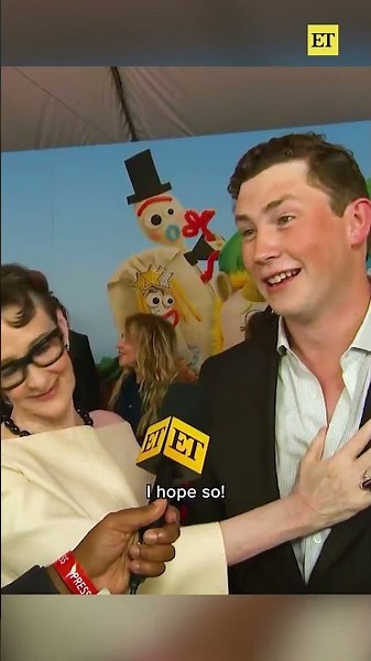#joancusack makes her red carpet return at #toystory5 premiere