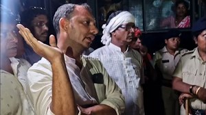 UNITY MALL ROW: PROTESTERS ISSUE 10-MINUTE ULTIMATUM Unity Mall Row | Protesters warn that if there is no positive response from the Collector within 10 minutes, they will march towards the Goa Assembly #Goa #BreakingNews #UnityMall | Prudent Media