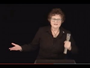 Energy Conversion with a Flashlight - Physics Demo by Prof. Joanne Rhodes at University of Memphis