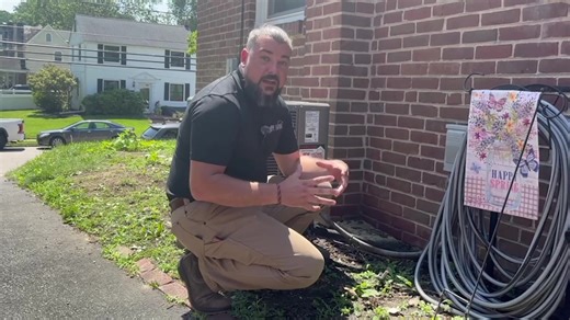 🍂 Cool mornings, warm afternoons... is your AC keeping up? ☀️ Fall might be creeping in, but your air conditioner is still working overtime during those midday heat spikes. If your home isn’t cooling like it should be, it might be time for a check-up. 🔧 🎥 Watch our quick video to learn the top signs your AC may need service and the types of issues it may be experiencing. Don’t wait until it’s too late! A little maintenance or repair now can save you from a big headache later. 💡 👉 Tap to wat
