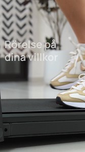 🏃‍♀️ Hopfällbart löpband fotmassage via zonterapi. Passar under soffan. ✅ Anpassningarbar hastighet 1-12km/h ✅ Endast 13cm hög i hopfällt läge 👣 Vänd plattan och få femstegs fotmassage med zonterapieffekt ✅ Fri frakt & 2 års garanti | TrendRehab