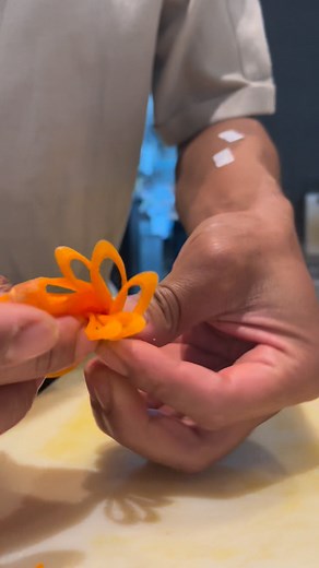 549K views · 3.2K reactions | เบสิค ทำดอกไม้แบบง่าย Basics: Making simple flowers #art #reelsvideoシ #flowers #skills วุฒิชัย โสดา | Aum Wudthichai Soda | Facebook