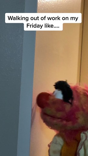 Humorous Puppet Clip: Celebrating Friday Vibes