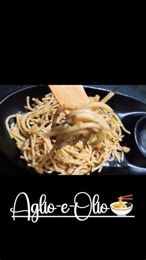 Restauran Style Aglio e Olio in 10 Minutes😍🇮🇹 #AglioEOlio #PastaRecipe #ItalianFood #Cooking #Shorts
