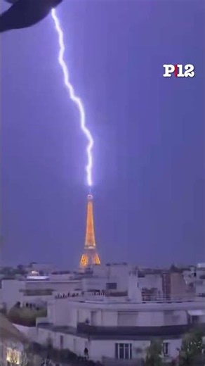🌩 Impresionante: un rayo impactó la Torre Eiffel en plena tormenta