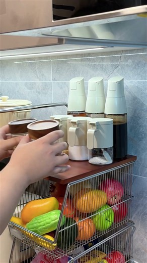 重ねて使えるキッチンラック✨台所が一気に広くなる！#キッチン収納 #スタッキングラック #省スペース #整理整頓 #一人暮らし #shorts #CUUMY