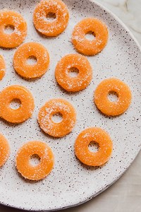 5.5M views · 78K reactions | These peach ring gummies are a homemade copycat of a candy classic! They’re made with real fruit and don’t contain corn syrup, food dyes, or artificial flavors. | Unbound Wellness | Facebook