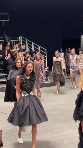 Grand finale at #Chanel’s #SS23 #couture #fashionshow in #Paris #France. #chanelcouture #hautecouture #pfw #fashion #model