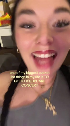 who’s coming with #cupcake #comcert #lick #fyp #viral | Cupcake Concert