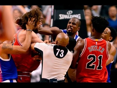Lopez and Ibaka throwing PUNCHES! NBA FIGHT 2017 Bulls vs Raptors