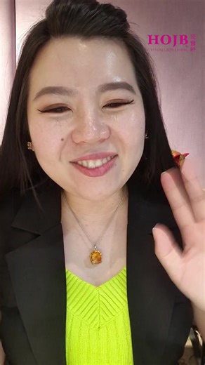 Happy New Year Av8D!!@followers @topfans ⚠️ 直播下单前请看 ： 1. 邮寄发货方面所有包裹将在 3-7 天内出货 有232. 直播下标了并在小助理结单后，请在 48小时内汇款 Reserved 3. 新顾客记得预先私信我们 4. 必定在指定期限内付款，否则当爽单处理 5. 货物出售，恕不退款 6. 有些货物会随机发 🔔 提前付款可以避免遇上缺货，非常感谢您们的配合~🙏🏻 ——————————————————————————— 🌐 点击我们的网站可以看到更多款式！ 👉🏻 www.shop.hojb.com.my 💳 我们也接受 Credit Card & Ewallet 付款哦 😘 ——————————————————————————— 邮费： 📮 西马 RM5 📮 东马 RM10 （ 首饰而已 ） ⚠️ 注意： 要求完美主义者；介意随机发货；介意水晶天然纹路不完美的亲亲们， 请不要下单，一旦下单表示已接受以上的条规，谢谢你们 😘😘 😘 | HOJB 聚寶軒