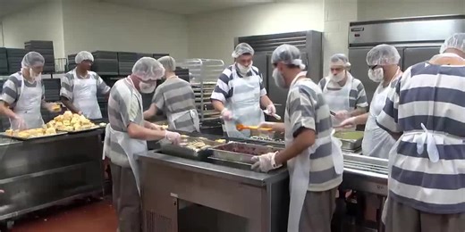 Vanderburgh Co. Jail preparing Thanksgiving meals for Thursday