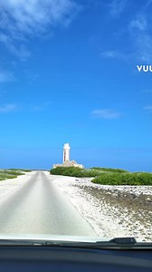 We kunnen het niet laten. Bj de vuurtoren van Bonaire stoppen we altijd even en gaan we de auto uit. Het blijft zo mooi! Ben jij hier weleens geweest? En wat vond je het mooiste moment? | Beautiful Bonaire