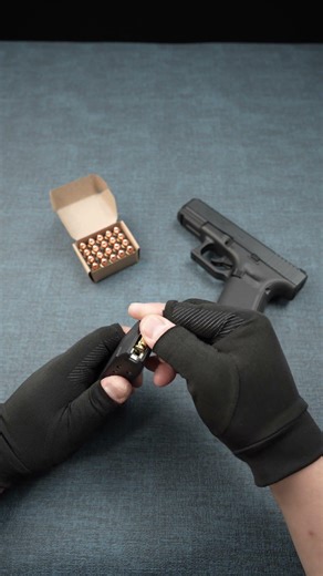 Glock G19 Loading #toygun #airsoft #gelblaster #shellejection #realistictoygun #airsoftcqb