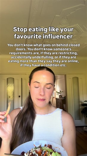Stop eating like your favourite influencer. Not all nutrition advice is equal. What works for one person (especially online) isn’t automatically right for you. Context, evidence and individual needs matter. Just because they skip breakfast or cut carbs doesn’t mean you should There are lots of things that could be happening under the surface of your favourite influencer that you might not be able to tell just by looking at them: low energy availability, hormone disruption, fatigue, injury risk o