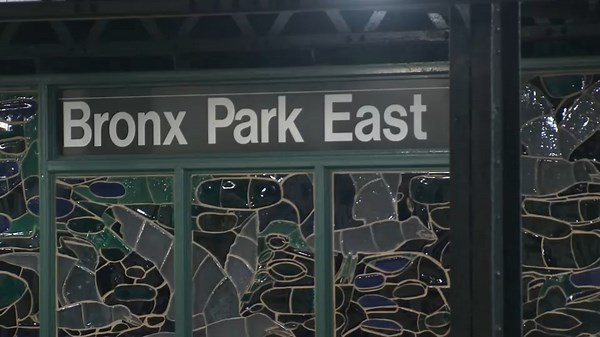 Police: Woman slashes man in neck on 2 train in the Bronx