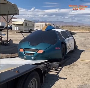 93K views · 1.1K reactions | La voiture de police de Retour vers le futur 2 m'a donné du fil à retordre... | Movie Cars Central | Facebook