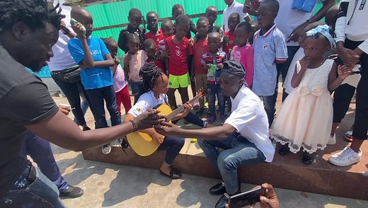 Très belle journée hier avec ces petits anges l’ambiance était au rendez-vous Vanister Officiel était avec nous et on ne pouvait pas demander mieux. Ce gars est tellement talentueux mon Dieu ☺️ | Joys sa'a