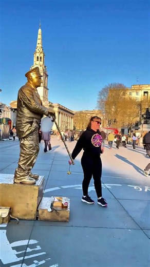 Wondering if that served her right and the bite was real indeed.#londongoldmanstatue