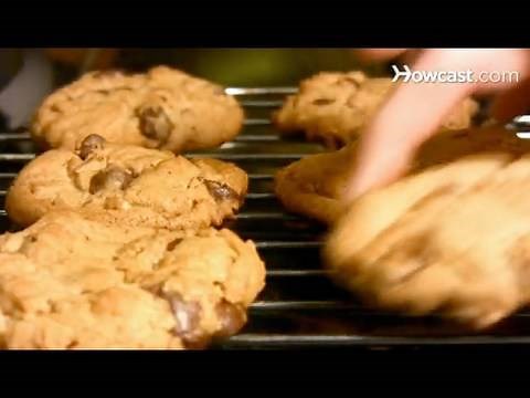 How to Make Chocolate Chip Cookies