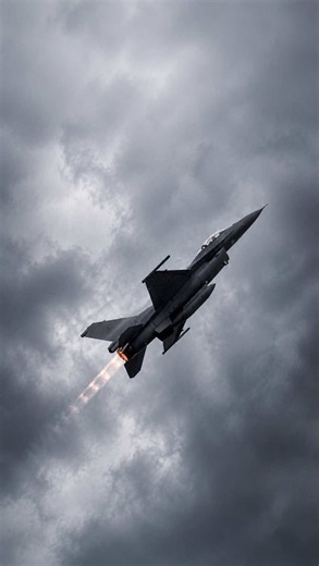 F-16 Block 70 Slovak Air Force afterburner jet speed