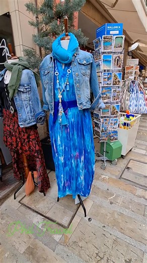 10 comments | Shops in Alcudia Old Town, Majorca. #alcudiashopping #alcudiaoldtown #alcudiamallorca #alcudia #mallorca | Phil Travel News | Facebook