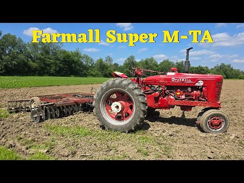 Farmall Super M-TA Discing with an International 370 Disc