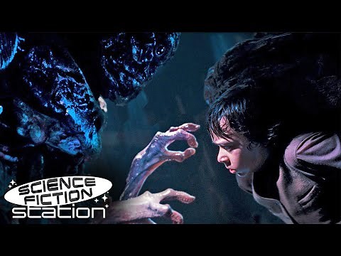 Cowboy vs. Alien | Cowboys & Aliens (2011) | Science Fiction Station