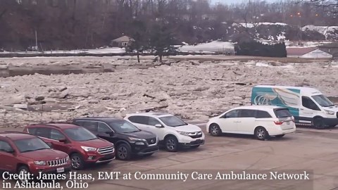 Ice jam causes Ashtabula River to overflow